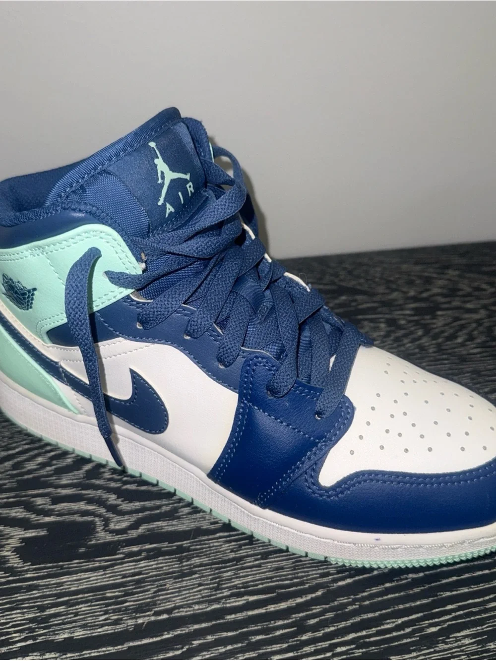 Nike Air Jordan 1 Mid Blue Mint Youth Size 7Y Basketball Sneakers Athletic Shoes